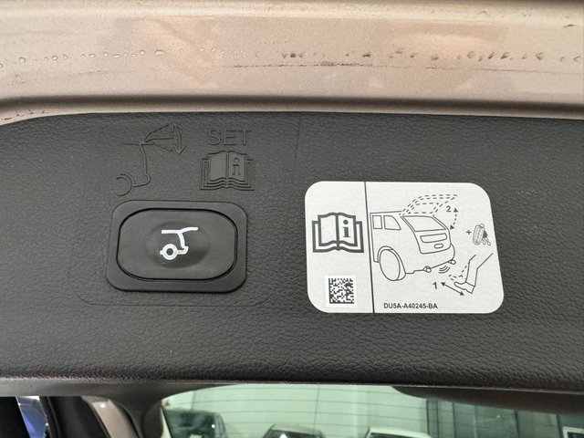 FORD Kuga Vignale 2.0 TDCi 132kW 4x4 PowerShift