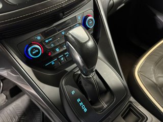 FORD Kuga Vignale 2.0 TDCi 132kW 4x4 PowerShift