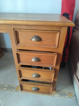 Escritorio madera maciza pino a mano en Ronda