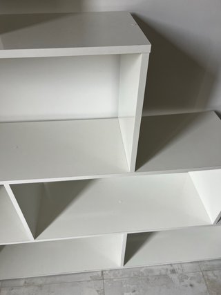 Estantería blanca tipo escalera