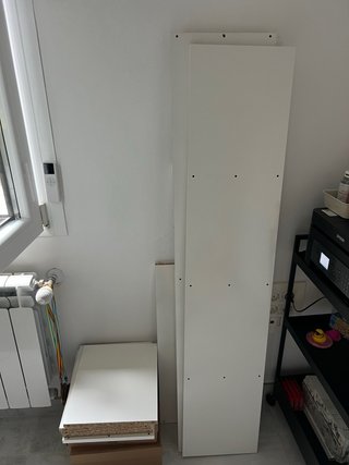 Estantería blanca tipo escalera