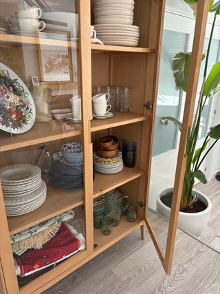 Vitrina Kenay Home Madera y Cristal