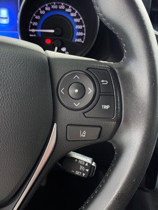 Toyota Auris 1.8 140H Hybrid Active