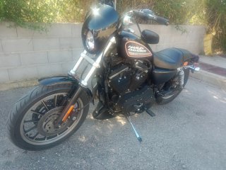 Harley-Davidson 883r
