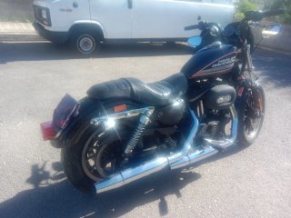 Harley-Davidson 883r