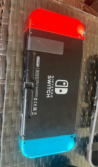 Switch + 4 juegos + Ring fit + accesorios!!