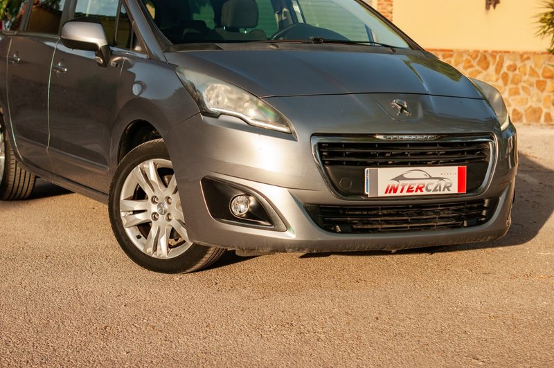Peugeot 5008 2016, foto 2