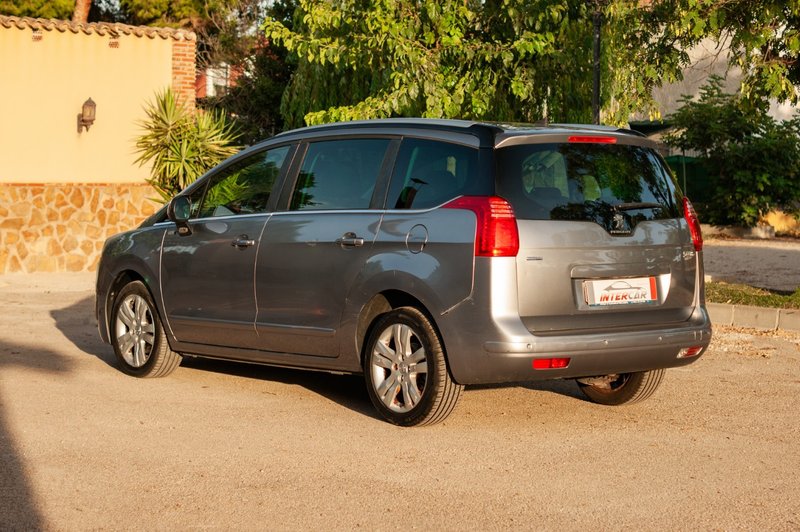 Peugeot 5008 2016, foto 9