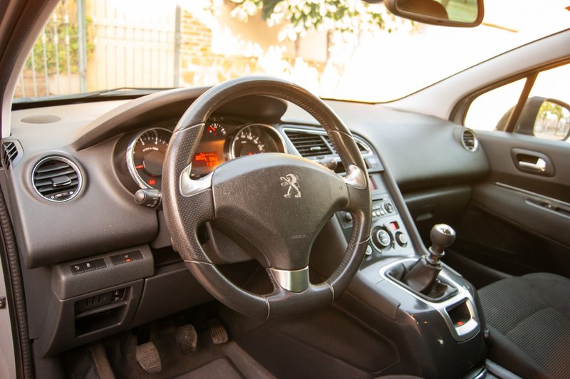 Peugeot 5008 2016, foto 11