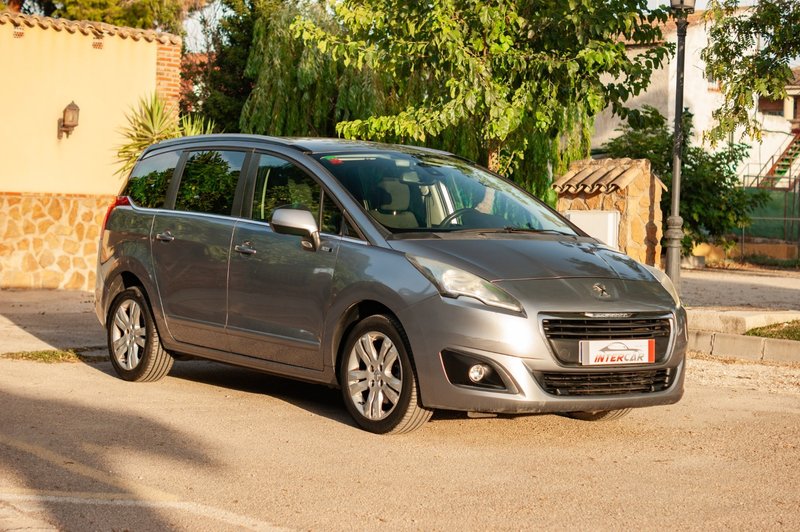 Peugeot 5008 2016, foto 22