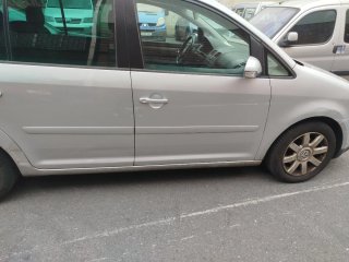 VOLKSWAGEN TOURAN 2.0 TDI DSG