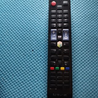 Samsung TV 32 UE32J5500AK  SmartTV led desprendido