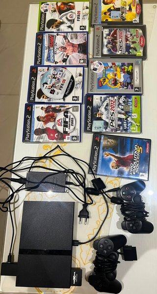 Playstation 2 Negra Sony más 9 juegos más 2 mandos