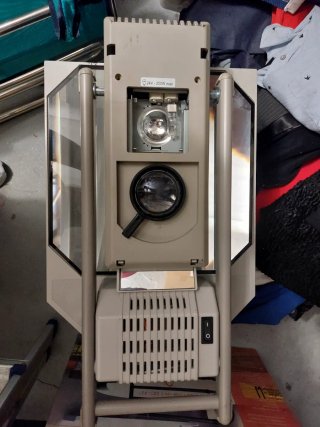 Retroproyector Traulux 2500P
