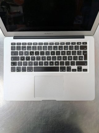 MacBook Air 2014 (i5 1.80Ghz, 4GB RAM, 250GB)