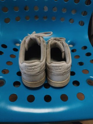Zapatillas Nike Blancas Reventadas