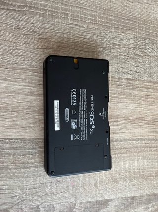 Nintendo DS XL Amarilla + Cargador Original