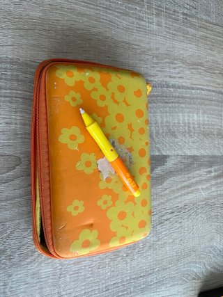 Nintendo DS XL Amarilla + Cargador Original