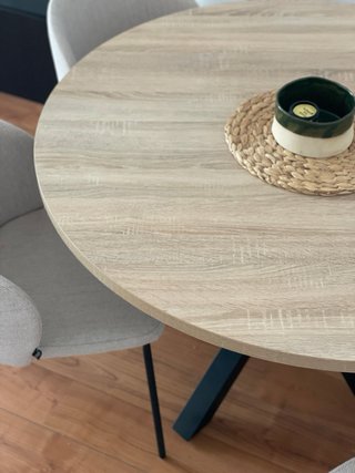 Mesa redonda Kave Home madera y metal