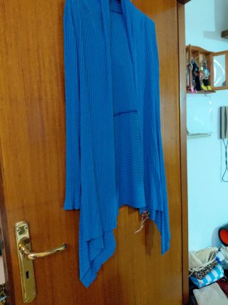 Cardigan plissé azzurro taglia unica