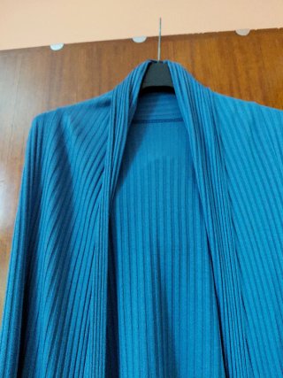 Cardigan plissé azzurro taglia unica