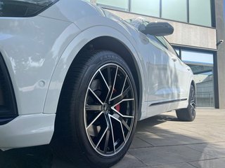 Audi Q8 S line plus 60 TFSIe quattro tiptronic 340 kW Black Line