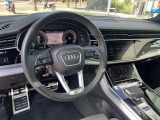 Audi Q8 S line plus 60 TFSIe quattro tiptronic 340 kW Black Line