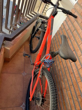 Bicicleta BTWIN Roja Aluminio