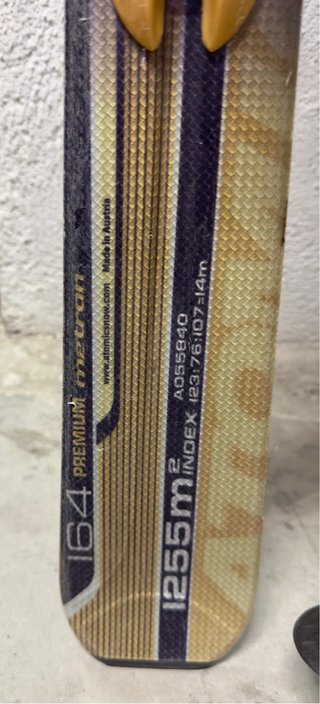 Esquís Atomic Metron B5 con bastones