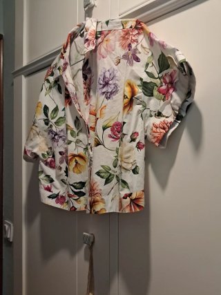 Camisa Zara floral corta Talla M