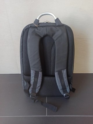 Mochila Pierre Deune portátil gris y negra