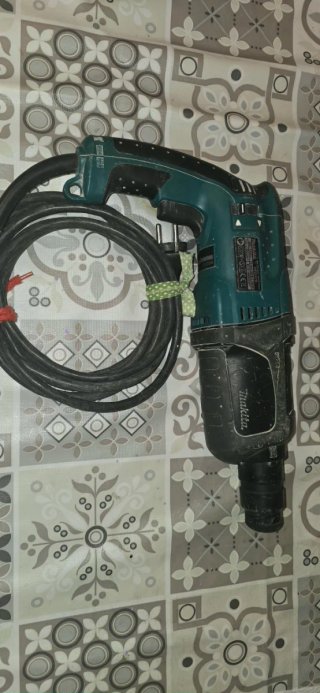Martillo Rotativo Makita HR2470 SDS-Plus