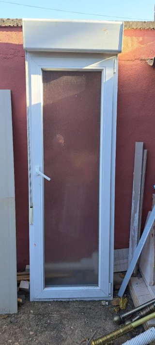 Puerta PVC con persiana