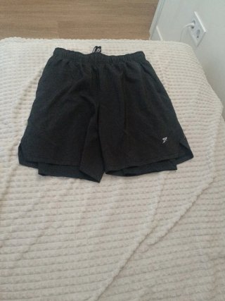 Camiseta S(Lefties) 2 pantalones S y M( Primark)