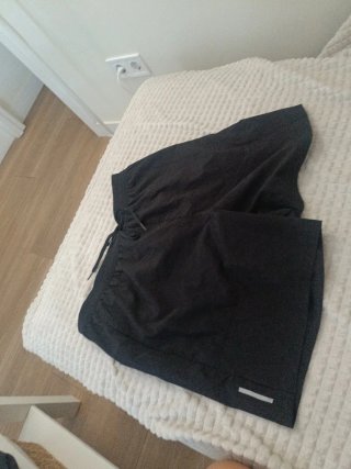 Camiseta S(Lefties) 2 pantalones S y M( Primark)