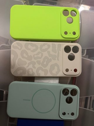 Fundas iPhone 17 pro max 3,50 € cada una