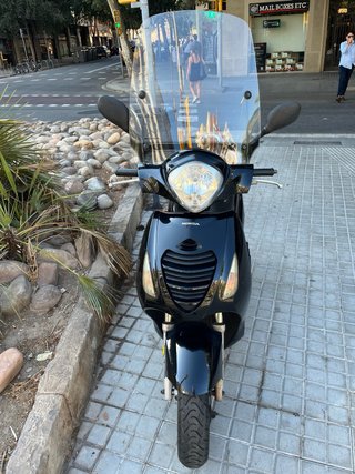 Honda PS125i Negra