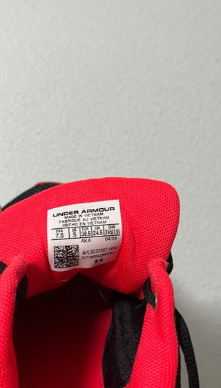 Zapatillas Under Armour Charged Surge 4
