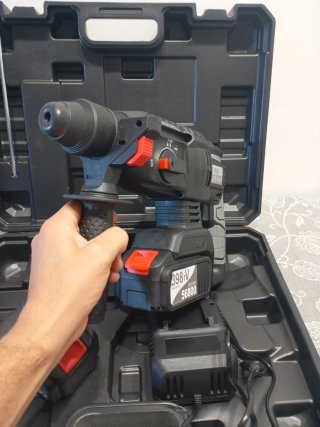 Taladro percutor inalámbrico con baterías