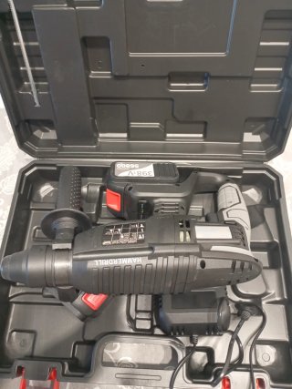 Taladro percutor inalámbrico con baterías