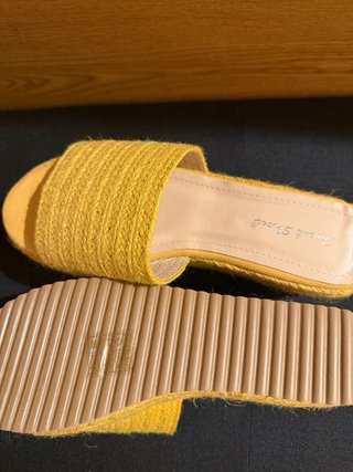 Lote 2 Sandalias Plataforma Sweet Shoes Amarillas