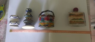 4 pezzi: vasetti, cestino, bottiglia di sale