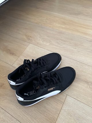 Zapatillas Puma Negras y Blancas