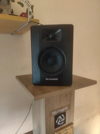 Numark Mixtream Pro Go + Altavoces