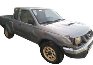 Paragolpes delantero Nissan Navara D22 1997-2005 2.5 Di YD25 133cv