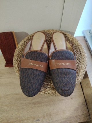 Zandalias Michael Kors Marrón Beige