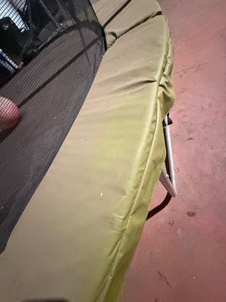 Cama elástica con red de seguridad