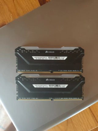Corsair Vengeance RGB Pro 16GB (2x8GB) DDR4 3200MH