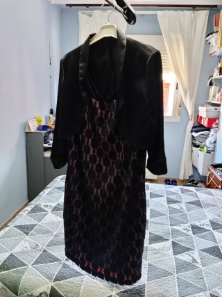 Vestido de fiesta negro y rosa