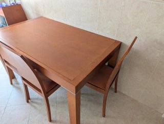 Mesa comedor extensible y 4 sillas madera